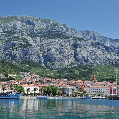 Cozy Apartment In Makarska With Kitchen Exterior foto